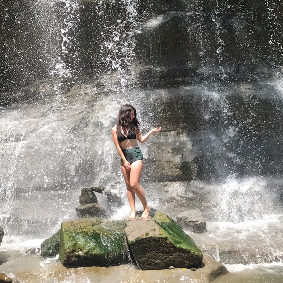 Meet your Posher, Taylor - Picture 1 of 1